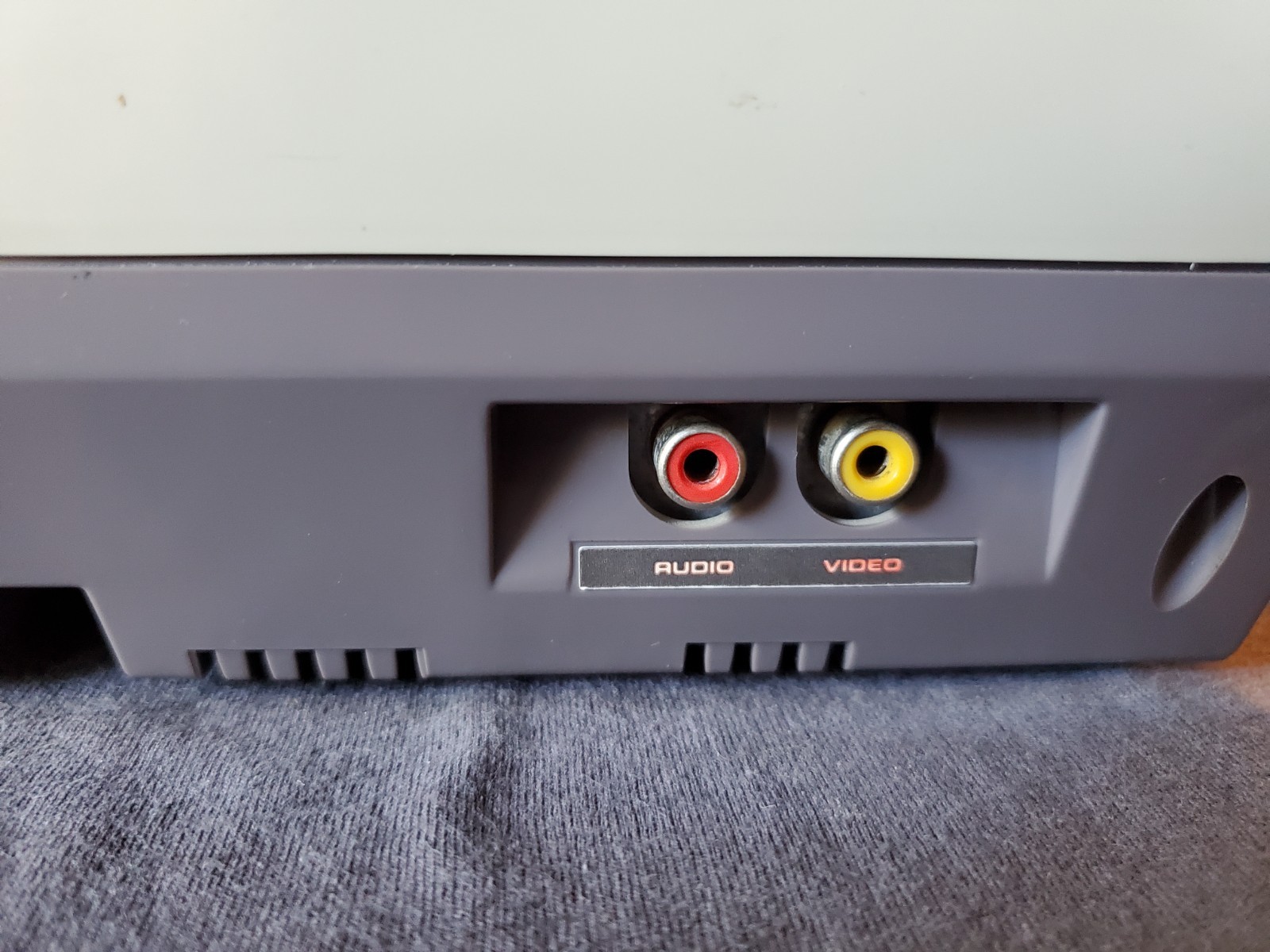 Nintendo Entertainment System (NES-001) Fully Functional, WITH Accessories