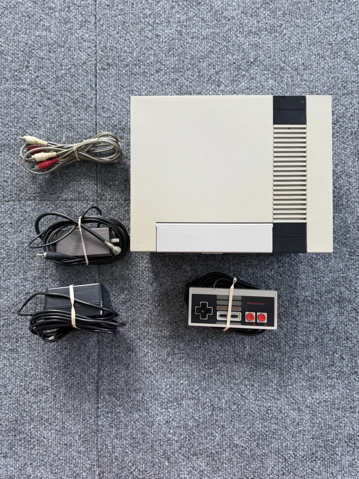 Nintendo NES Console NES-001 AV MOD Composite Output Untested w/Controller