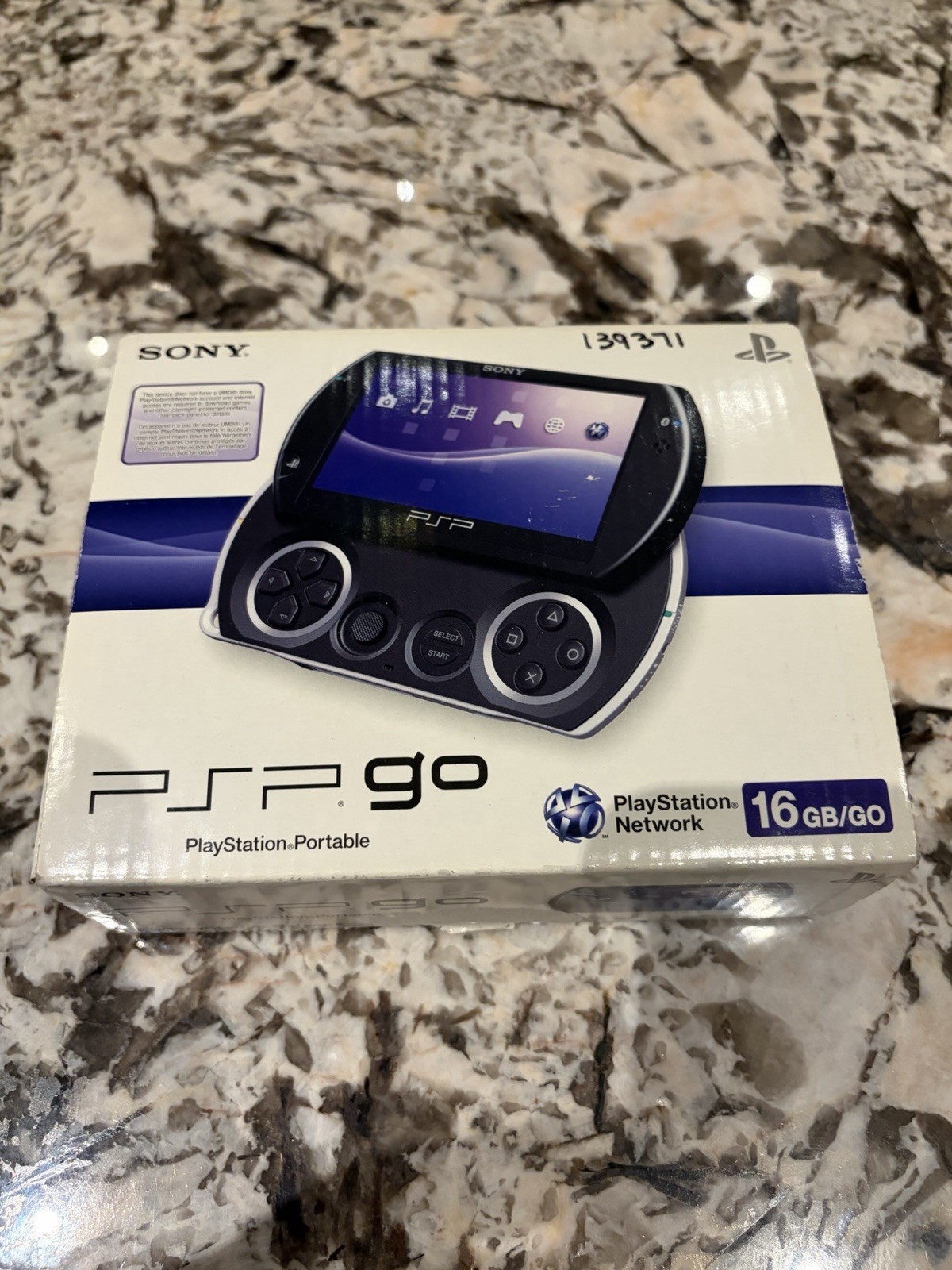 Sony PSP Go 16GB – Piano Black – Handheld – Complete with Box & Accessories