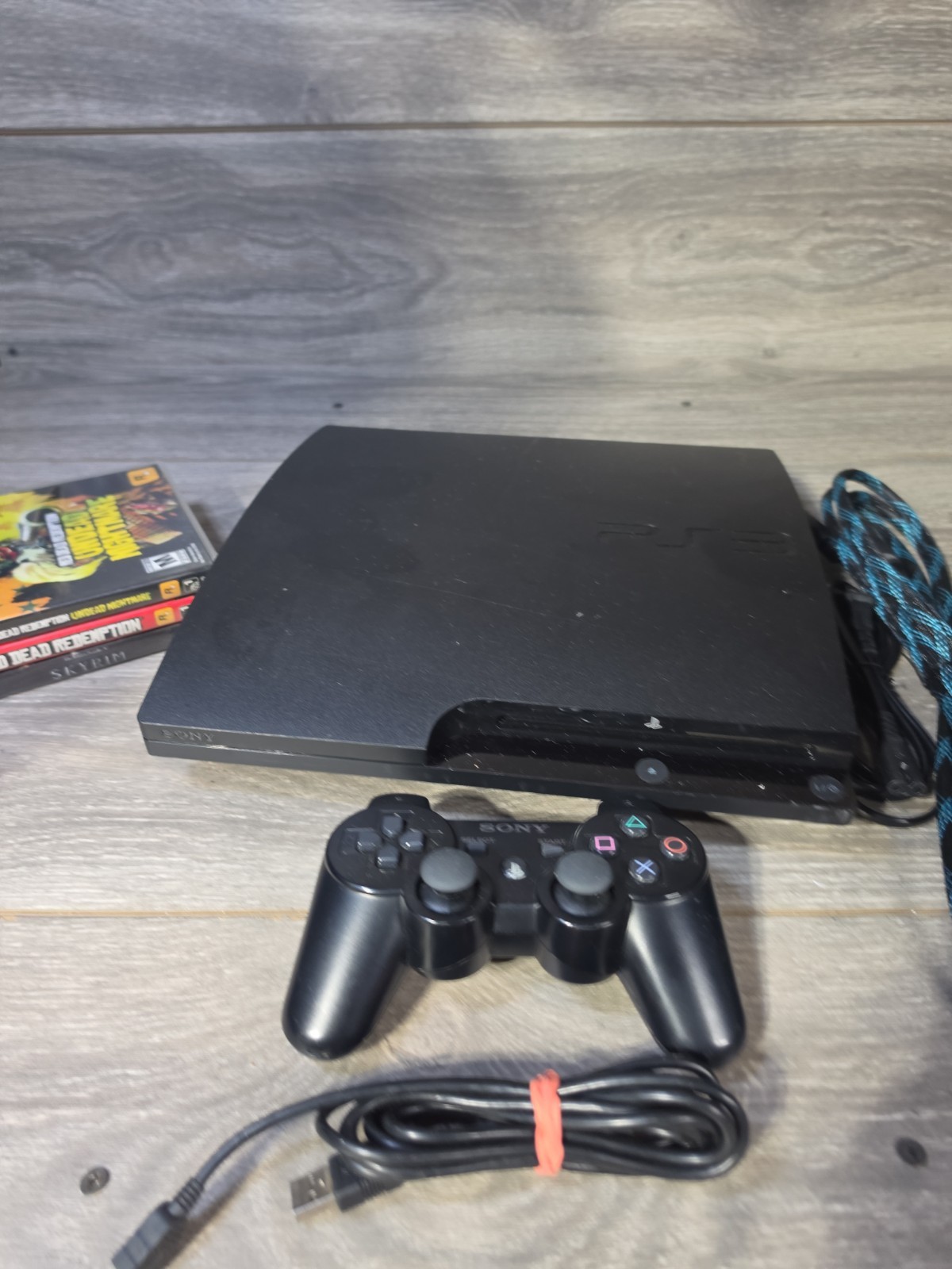 Sony PlayStation 3 Slim PS3 Console CECH-3001A W/ 3 Games & Controller Tested