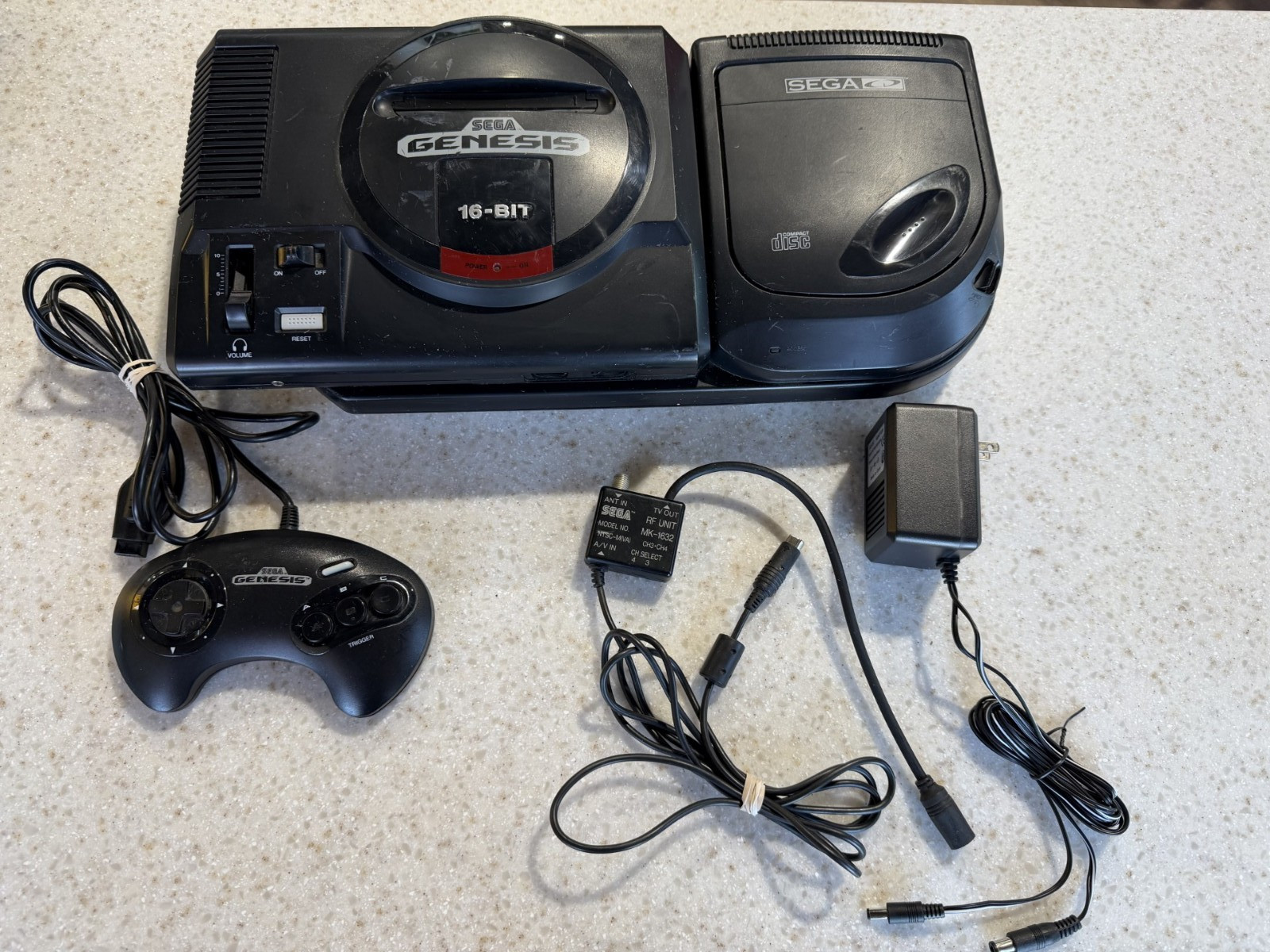 SEGA CD PLUS GENESIS SYSTEM BLACK CONSOLE CONTROLLER HOOKUPS AUTHENTIC 16 BIT