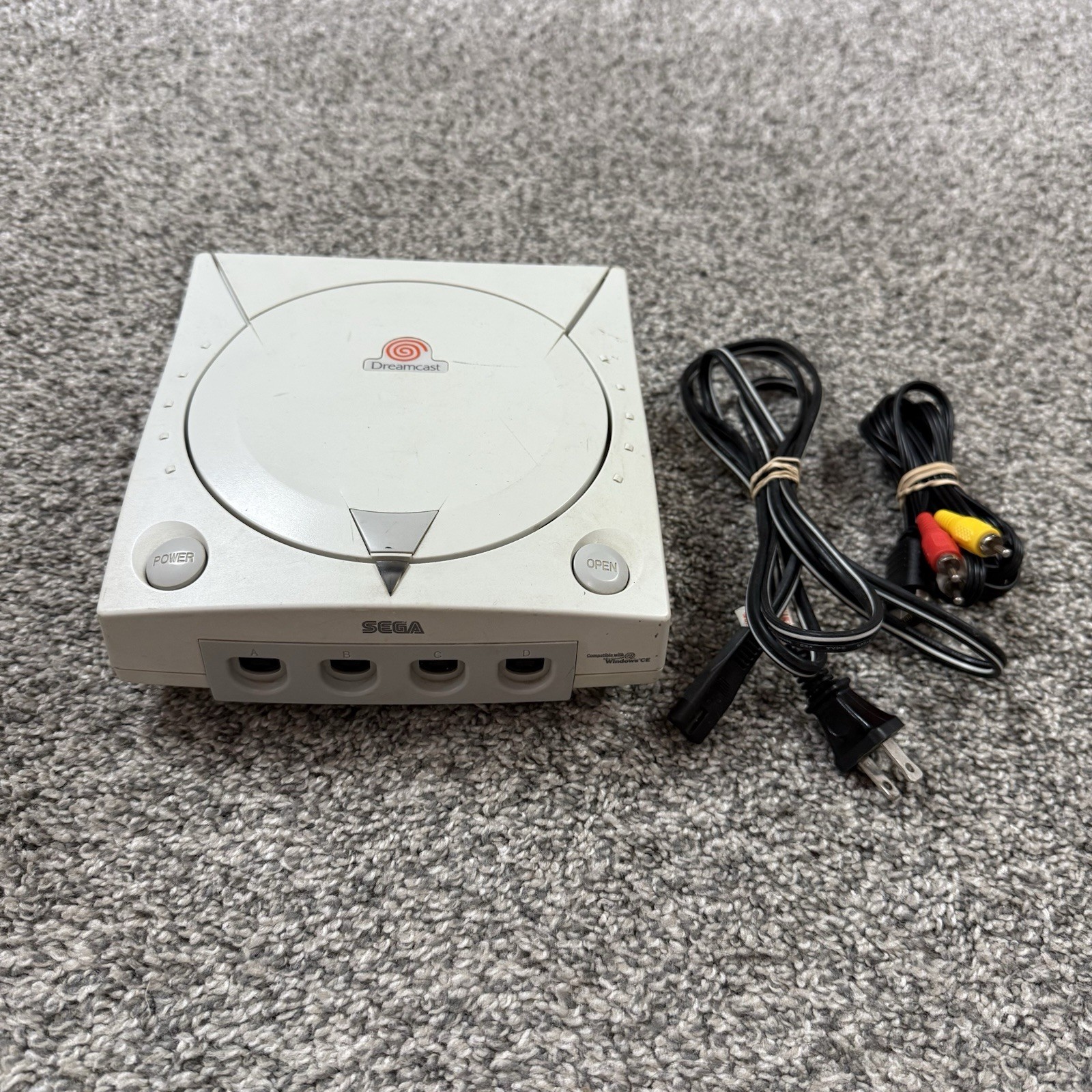 SEGA Dreamcast HKT-3020 White Home Console And Cords Read Description