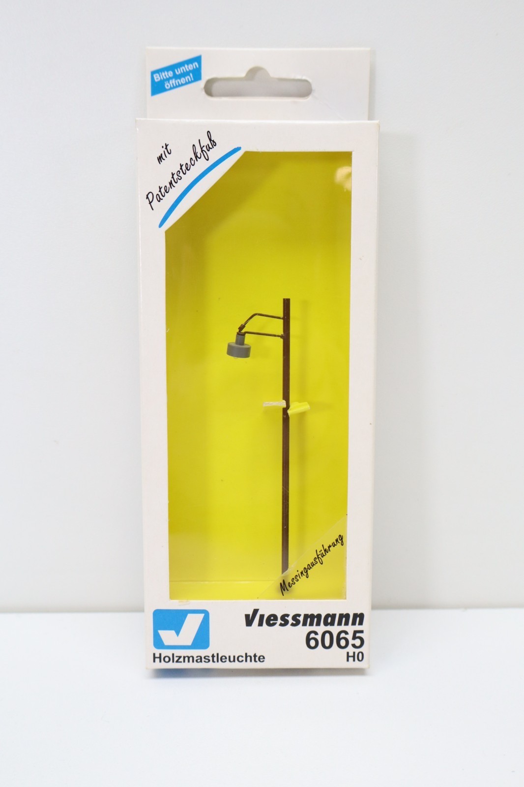 Viessmann Model Train Lighting LED 1:87 H0 6065 – Wooden mast lantern