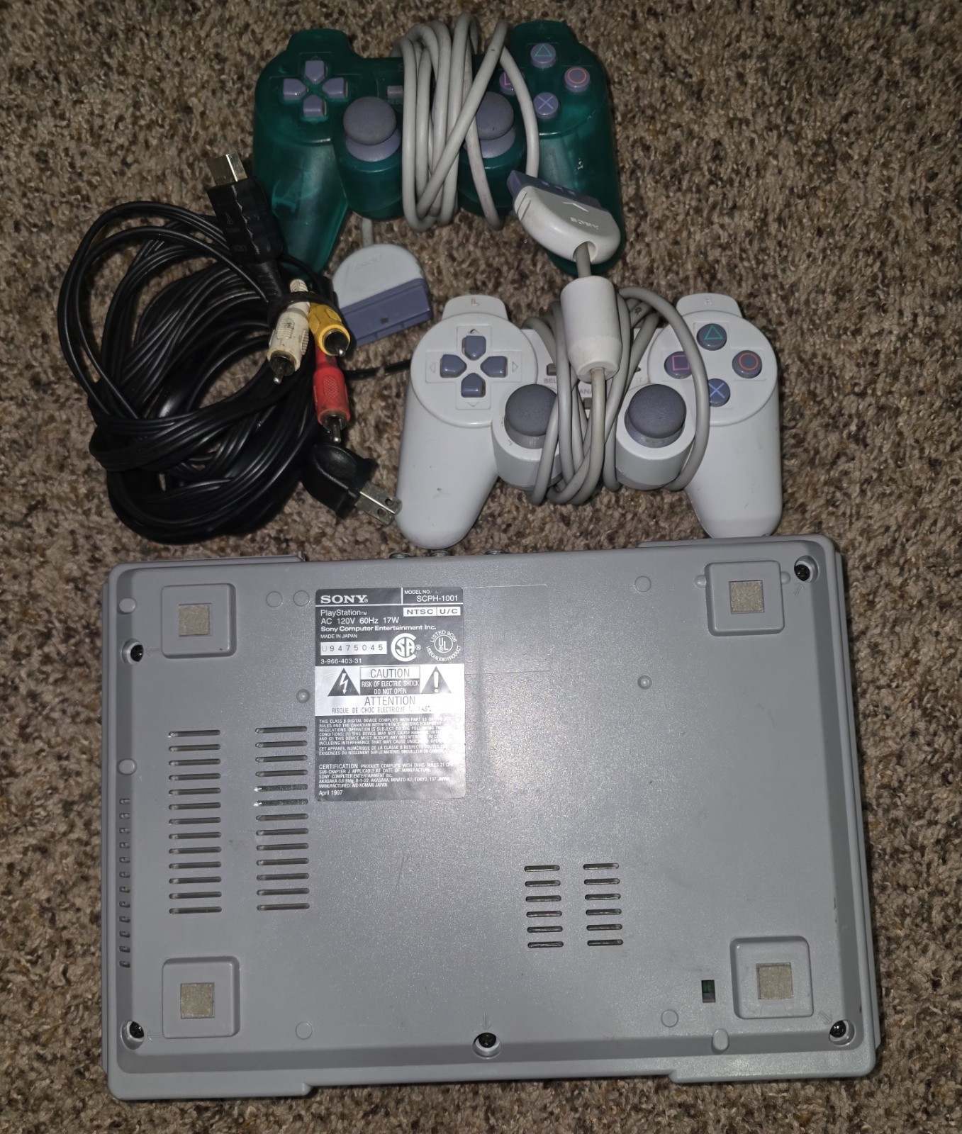 Sony PlayStation 1 Console + 2 Controllers & Cables & Coolboarders 3 Video Game
