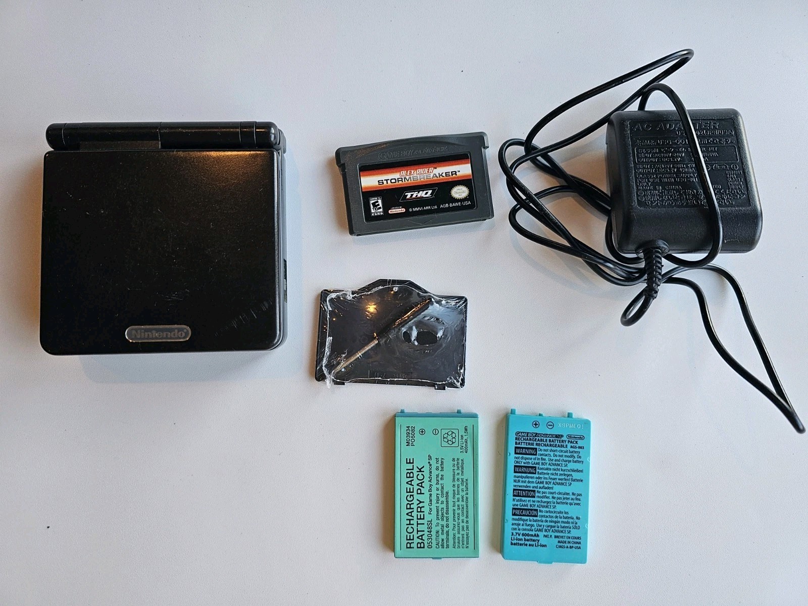 Nintendo Game Boy Advance SP Handheld System – Graphite AGS-001 Includes Charger