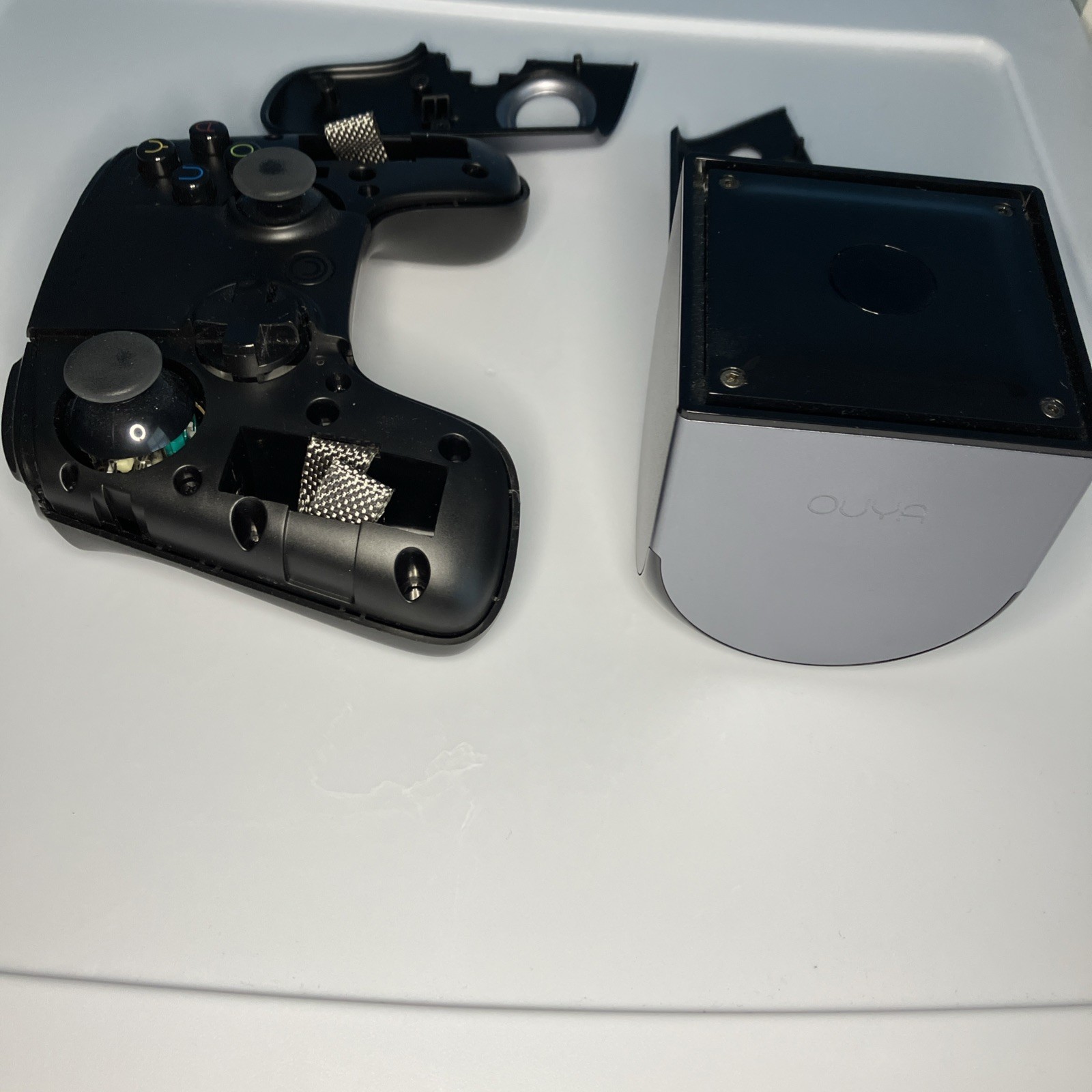 OUYA Silver Console With Controller, HDMI, & power cord In Original Box