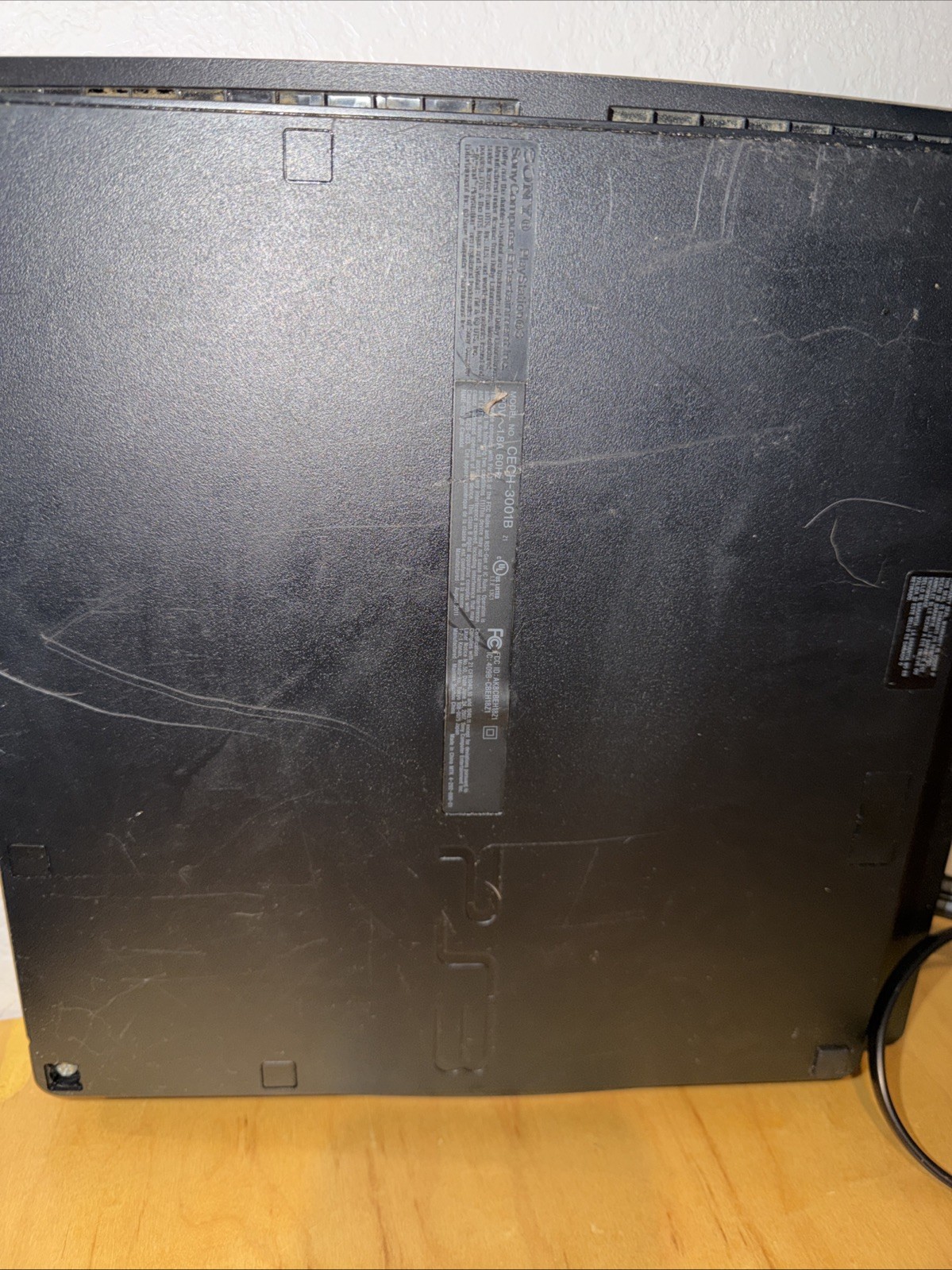 Sony PlayStation 3 PS3 CECH-3001B With 320GB HDD