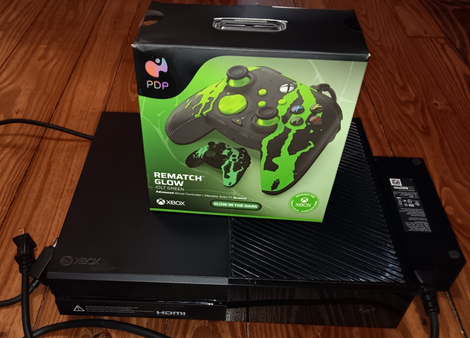Microsoft Xbox One 500GB Console Black + PDP Rematch Glow Jolt Green Controller