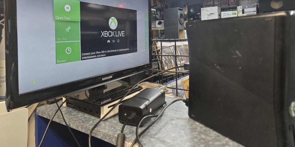 Microsoft Xbox 360 S 320GB Console Only- Black