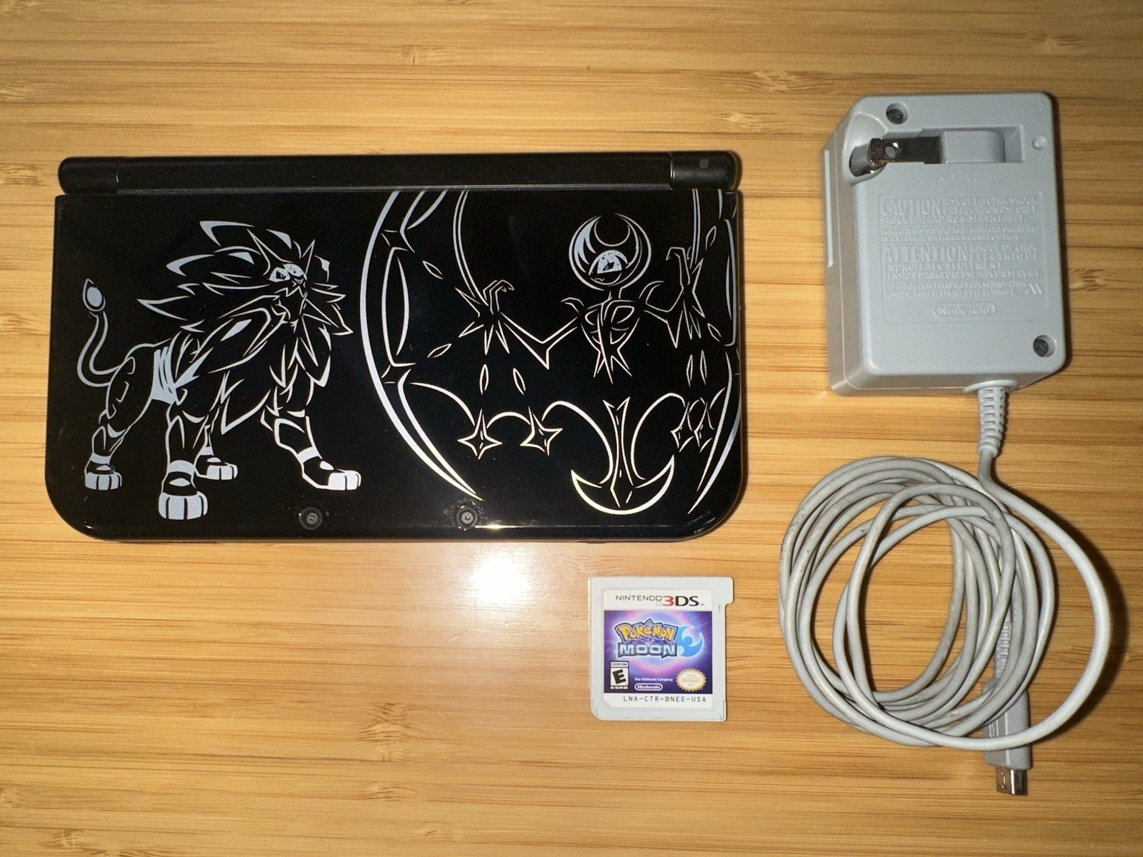 Nintendo 3DS XL Solgaleo Lunala Black Edition Pokémon Sun/Moon w/ Game No Stylus