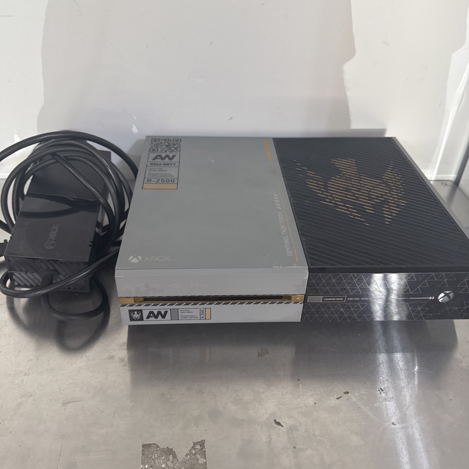 Microsoft Xbox One Call of Duty Advanced Warfare Limited Edition 1TB Console