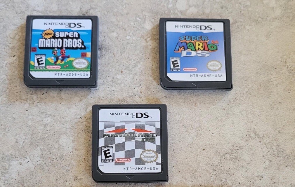 Nintendo DSi XL Midnight Blue Charger MARIO KART – MARIO PARTY – SUPER MARIO A+
