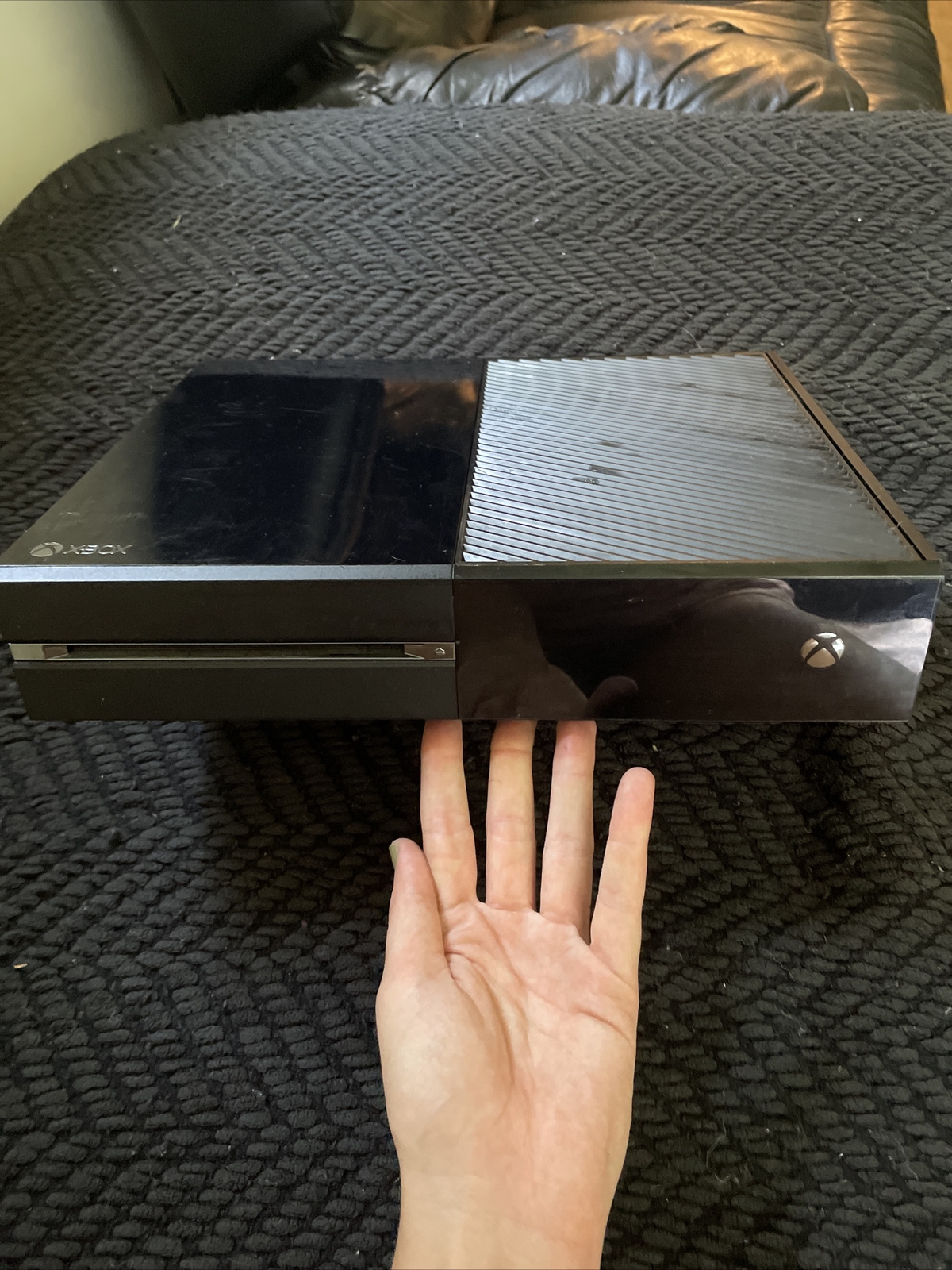 Microsoft Xbox One with Kinect 500GB Black Console – 7UV-00077