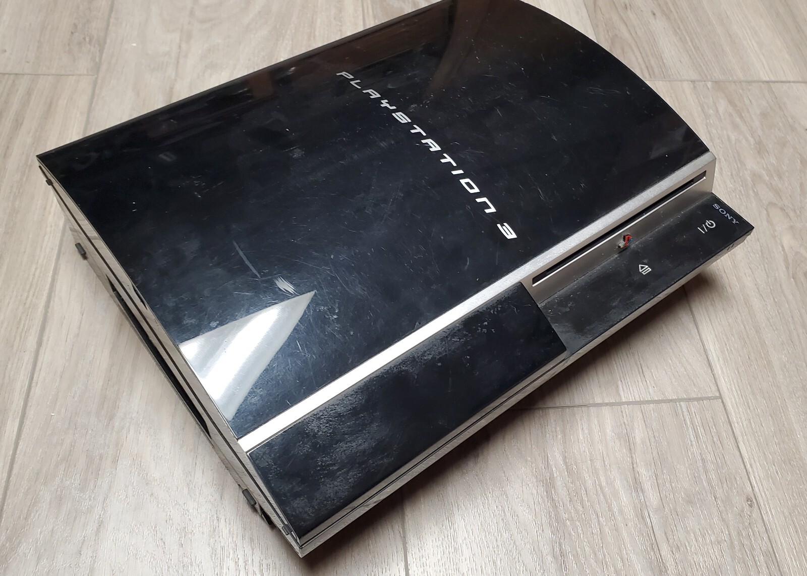PS3 Fat 40gb CECHG01 – For parts (Currently Working)