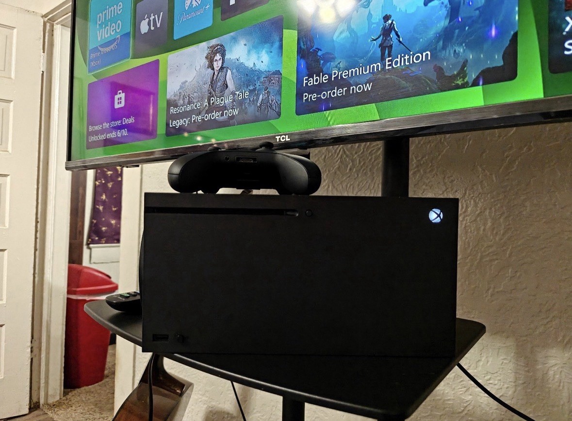 Xbox Series X 1TB ( contact before pay )