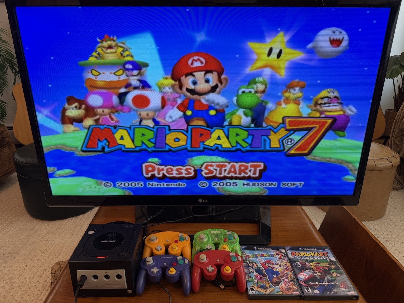 Nintendo GameCube DOL-001, 4 Controllers, Mario Kart Double Dash, Mario Party 7