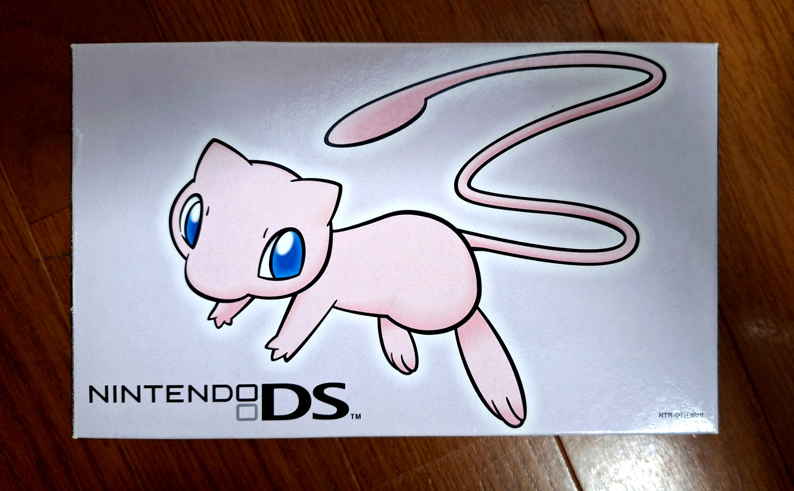Nintendo DS Mew Limited Edition Pokemon Center Console *BEAUTIFUL BOX* 6