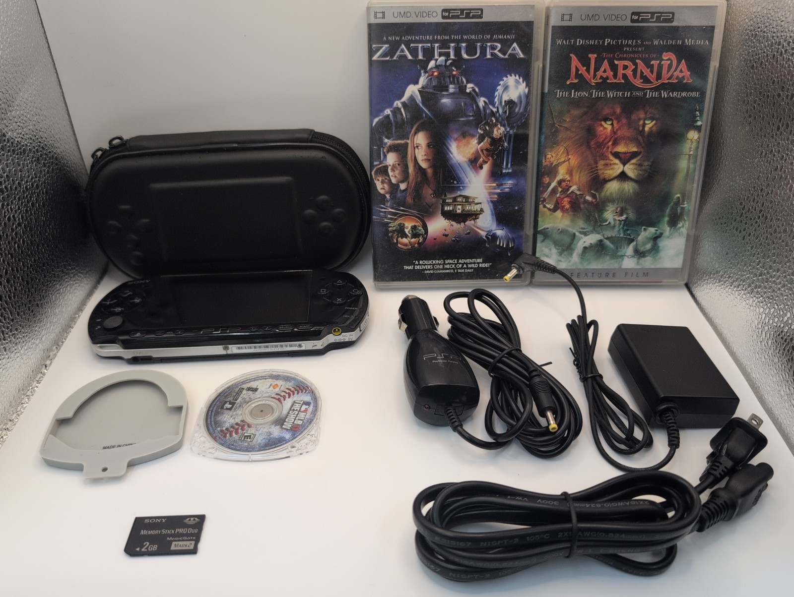Sony PSP 3001 Piano Black Bundle w/ Charger Case 2GB Card MLB 11 UMD Movies