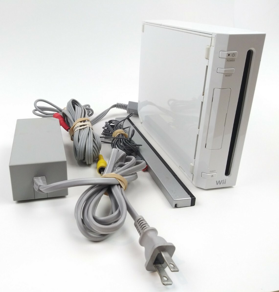 Nintendo Wii RVL-001 Console and Cables Only Tested Working White Gamecube Comp.