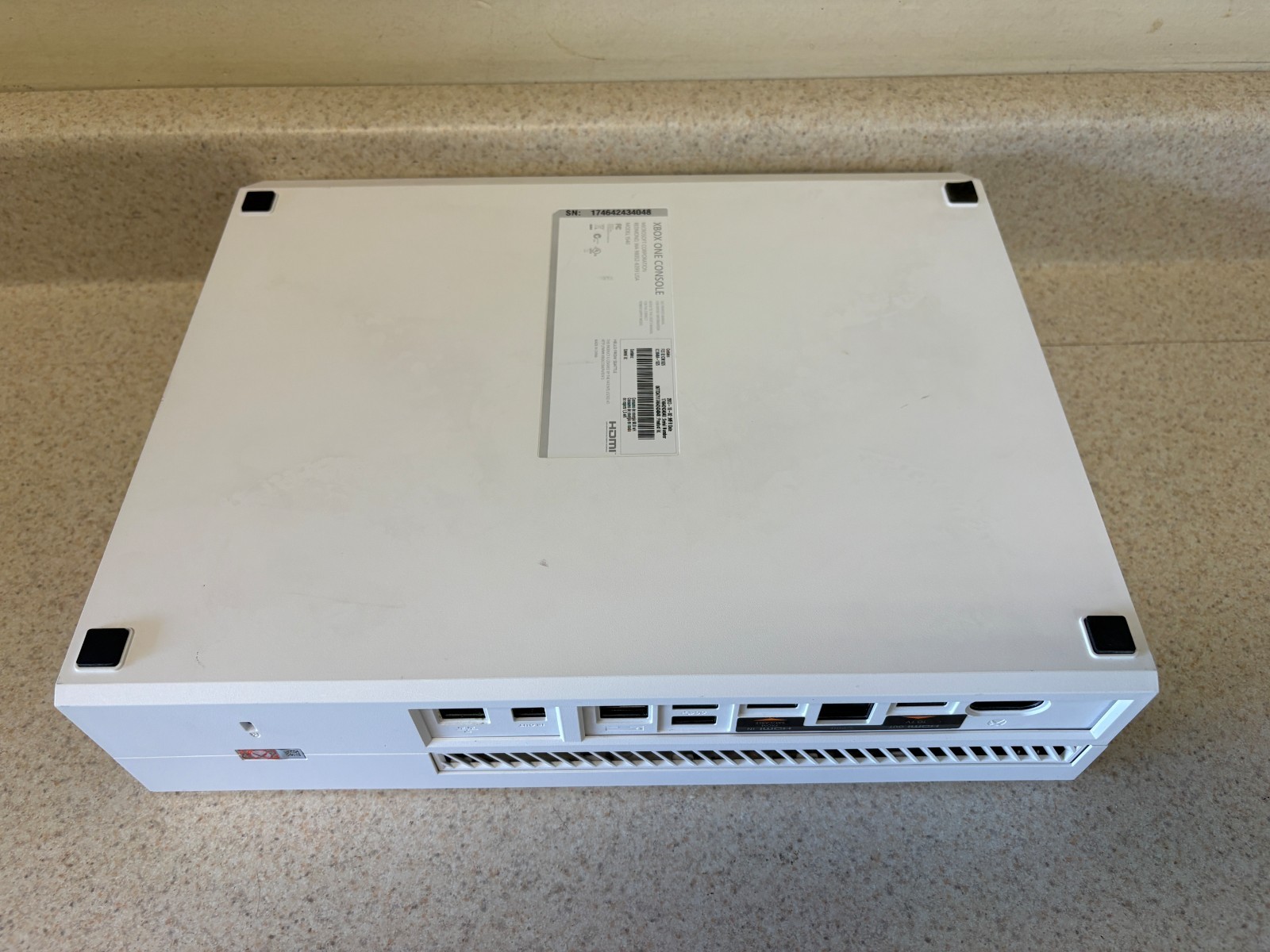 Microsoft Xbox One 1540 500GB Console – I MADE THIS Launch Team 2013 Edition