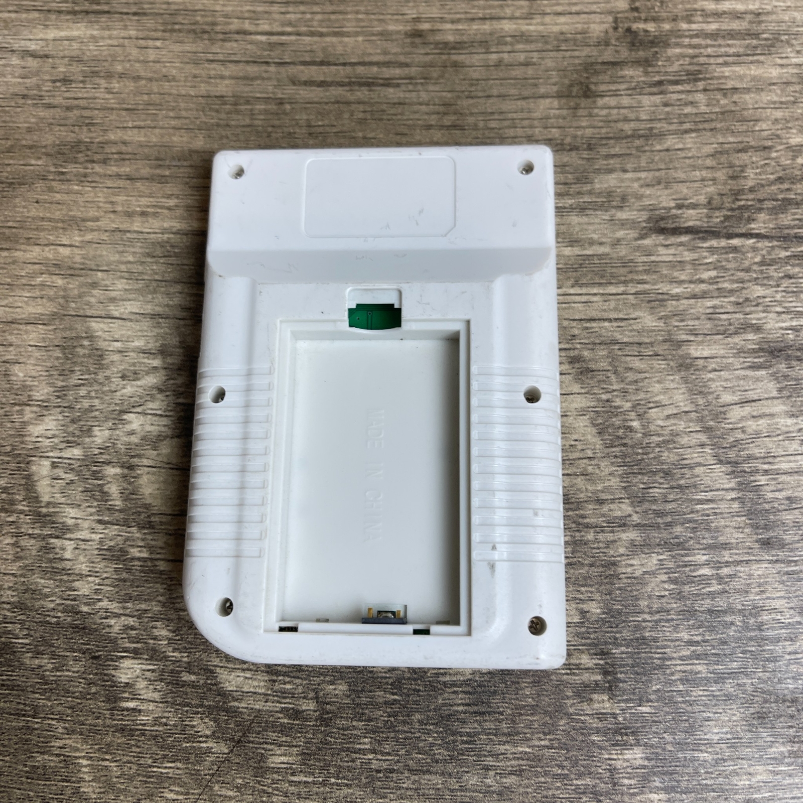 BittBoy White 2.2″ IPS Display Rechargeable Handheld Mini Video Gaming Console