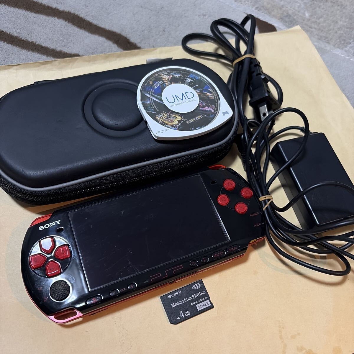 Sony PSP 3000 Black Red Value Pack Console Bundle Case Memory Stick 0272