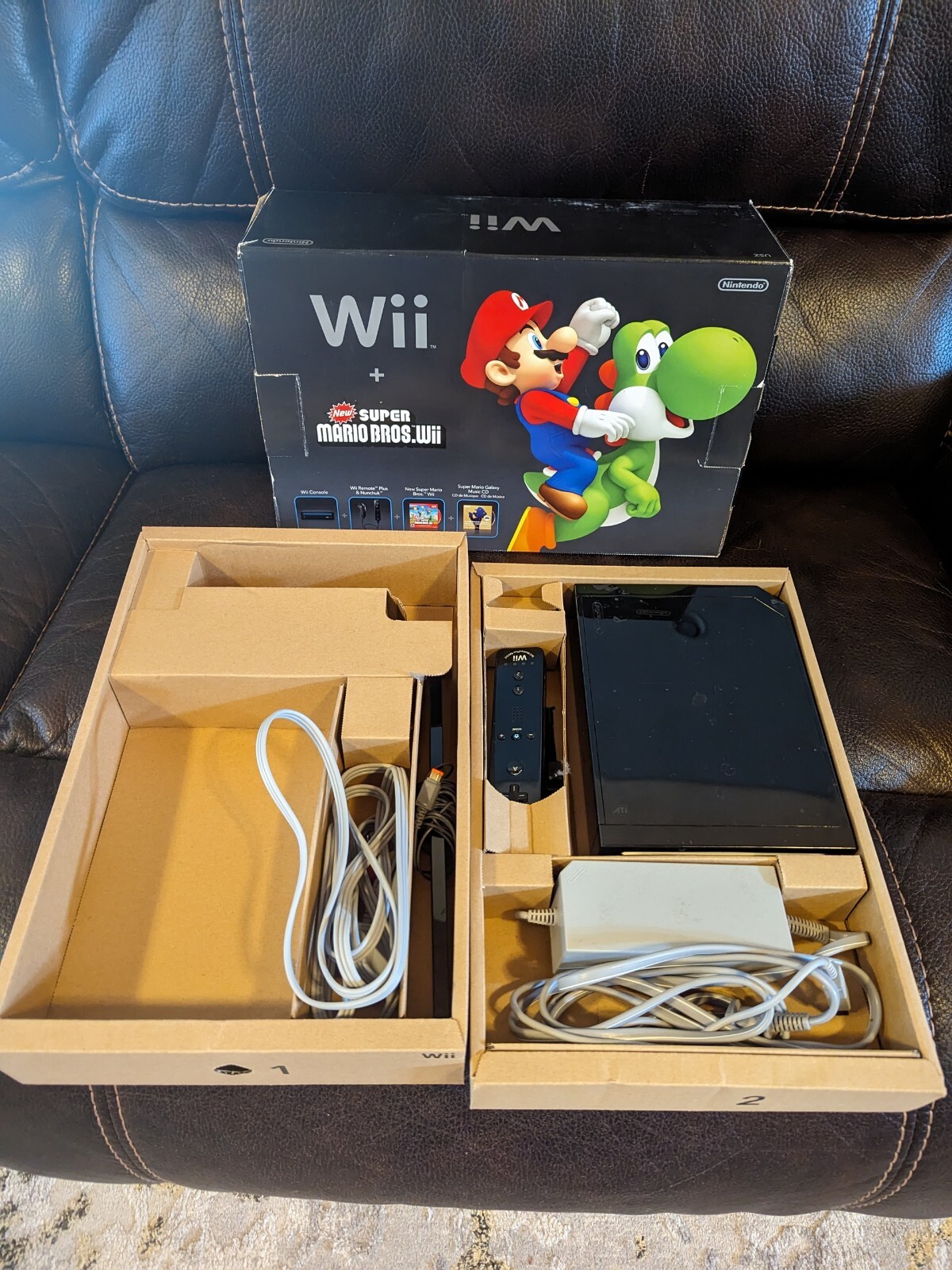 Nintendo Wii (New Super Mario Bros) Console Bundle RVL-101 **incomplete**