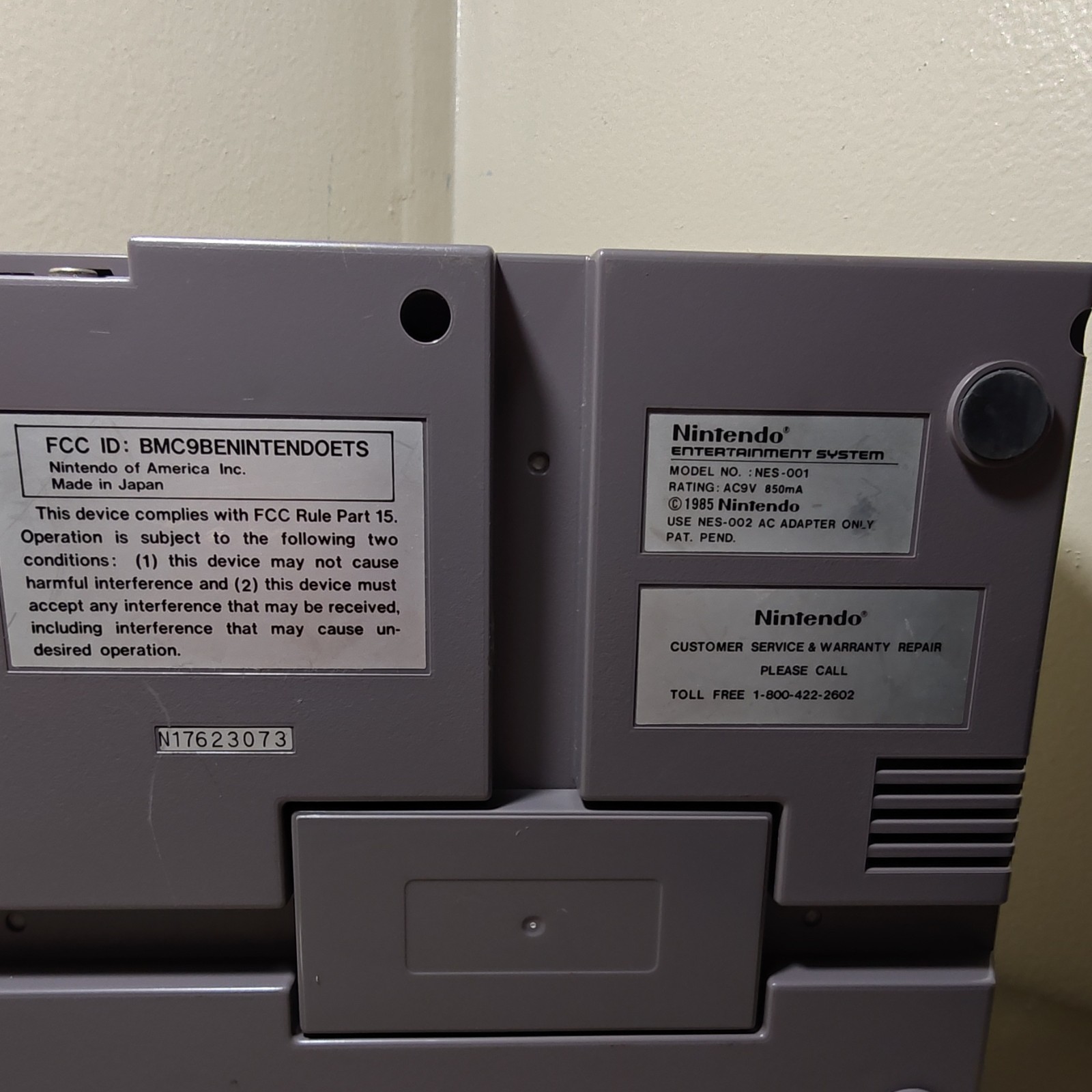 Nintendo NES-001 Console with Controller and 6 Game Cartridges