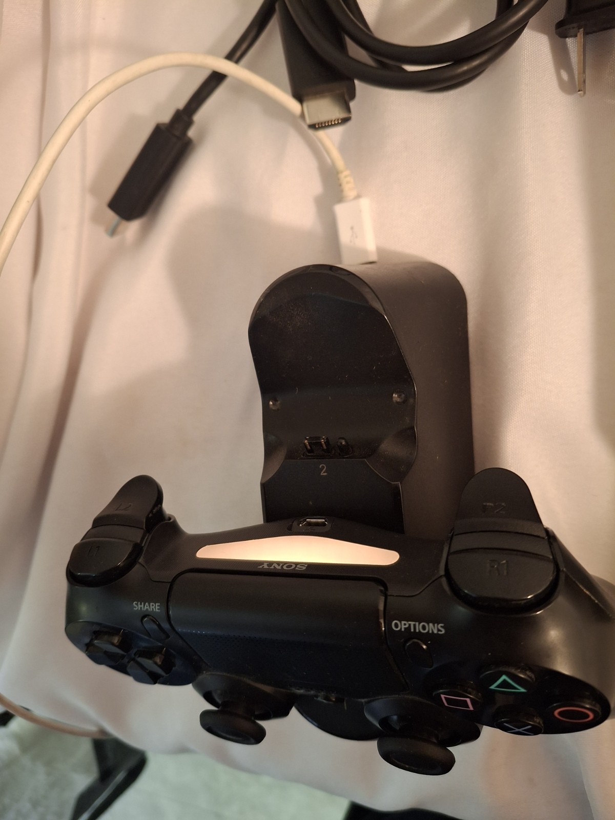 PlayStation 4 Ps4 500GB Console Bundle Games Cables Controller & Charging Dock