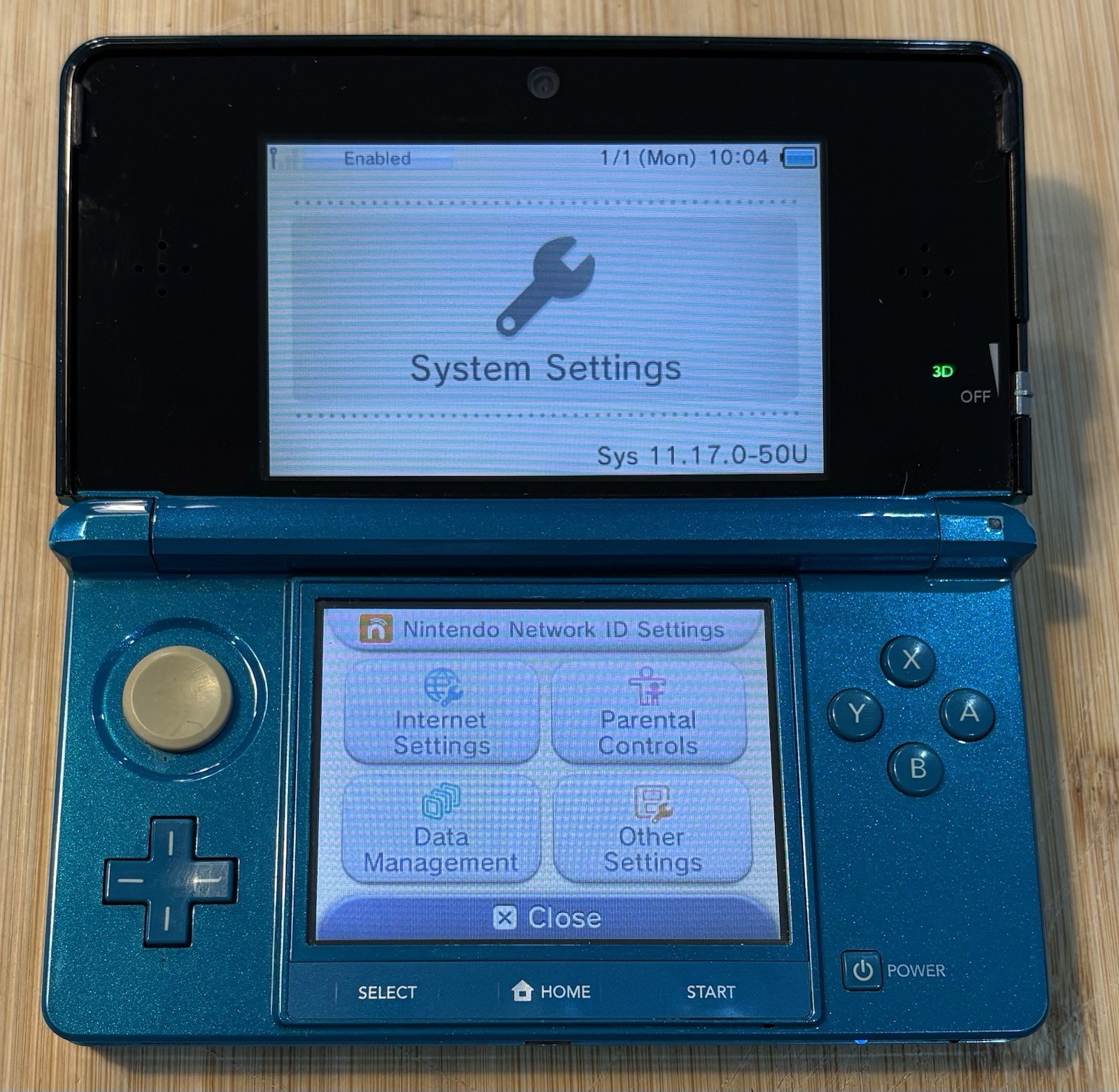 Nintendo 3DS Handheld System – Light Blue Charger, Stylus 32GB/SD Card