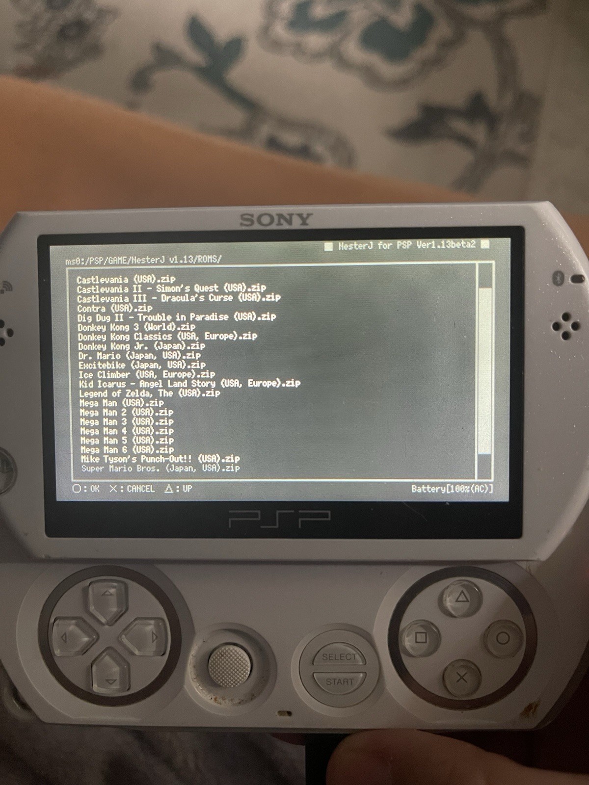 Sony PSP Go PSP-N1001 White 6870MB Wi-Fi Handheld Console SALE