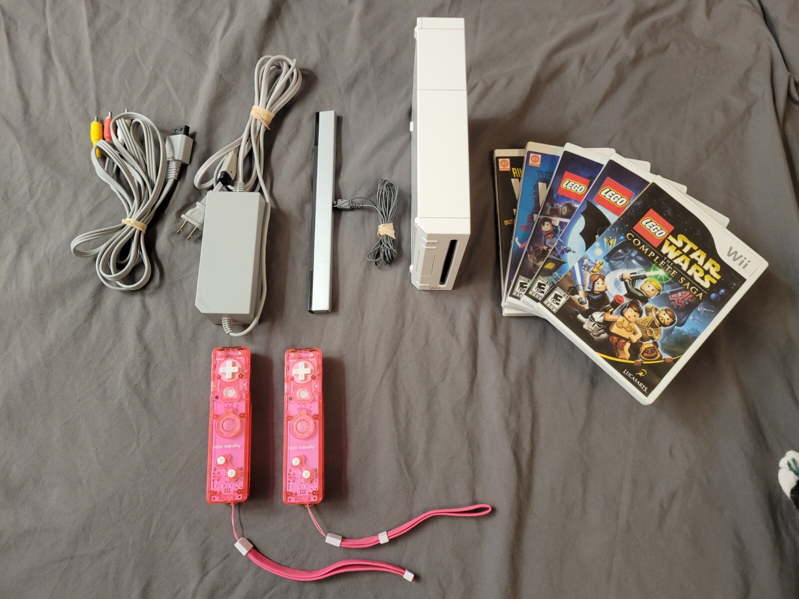 Nintendo Wii Console Bundle w/16GB Memory card