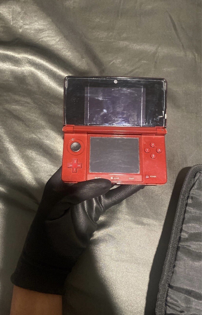Nintendo 3DS Handheld System – Flame Red