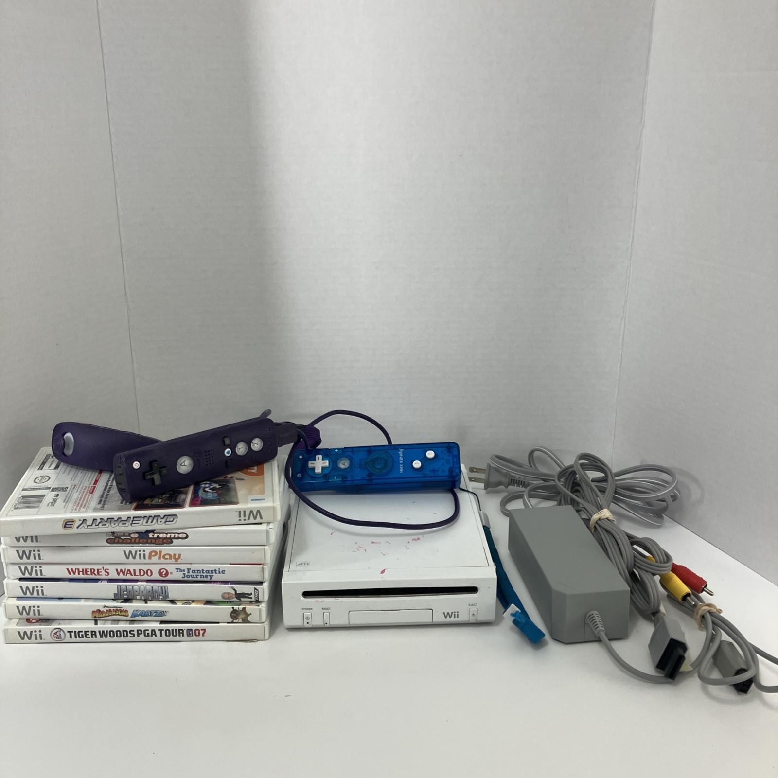 Nintendo Wii Console White RVL-101 Tested Working with Power Adapter Cords