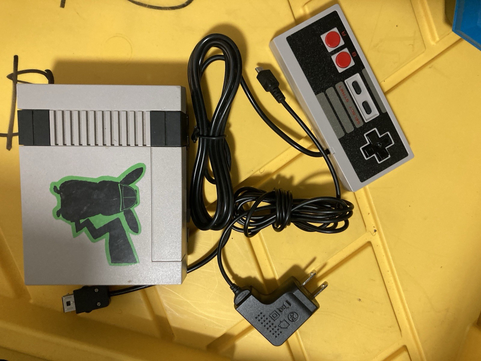 Nintendo NES Classic Edition Mini Authentic CLV-001 – 1 Controller & Power WORKS