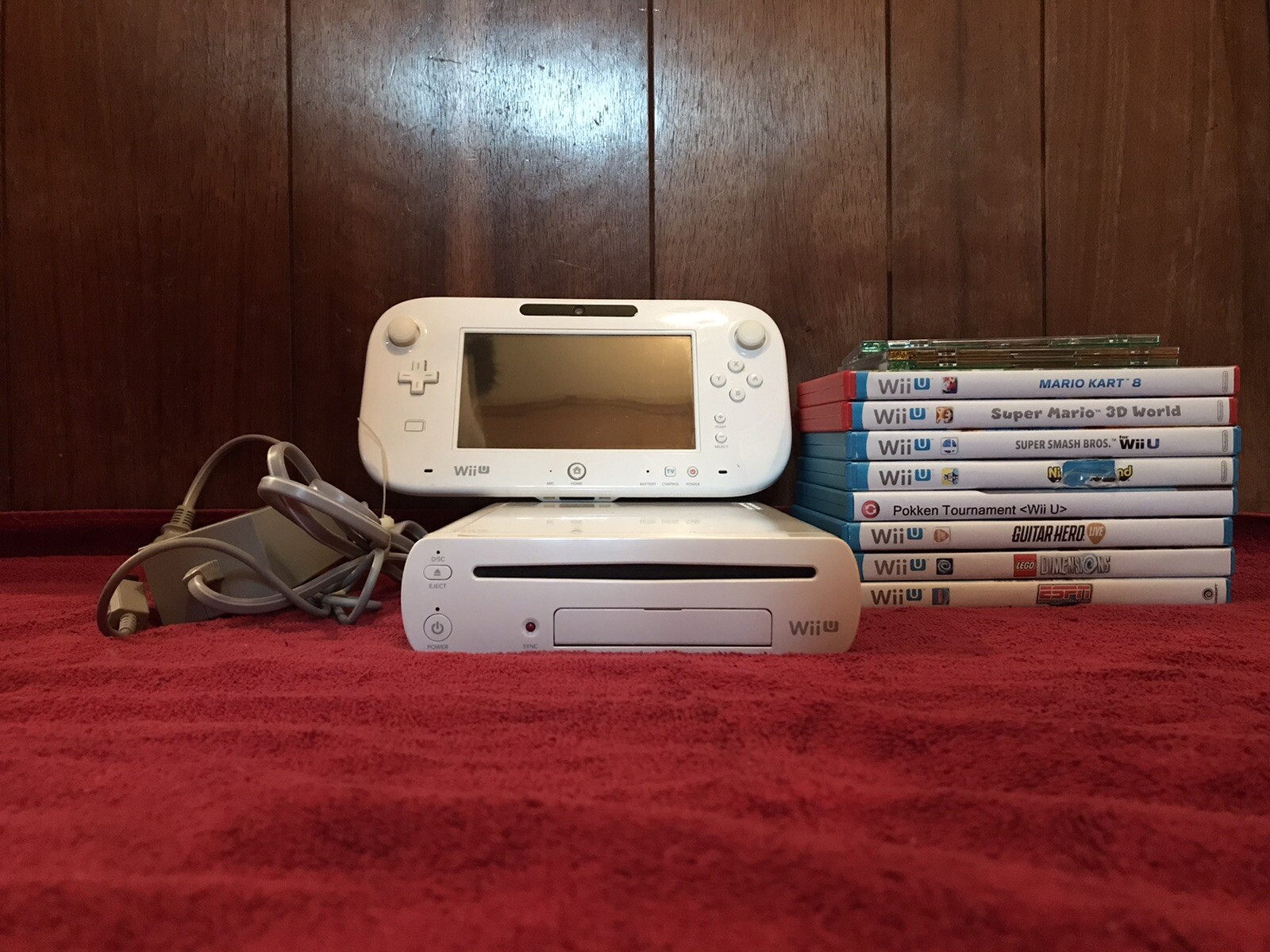 Nintendo Wii U Basic Set 8GB White Handheld System, Power Cord & 11 Games