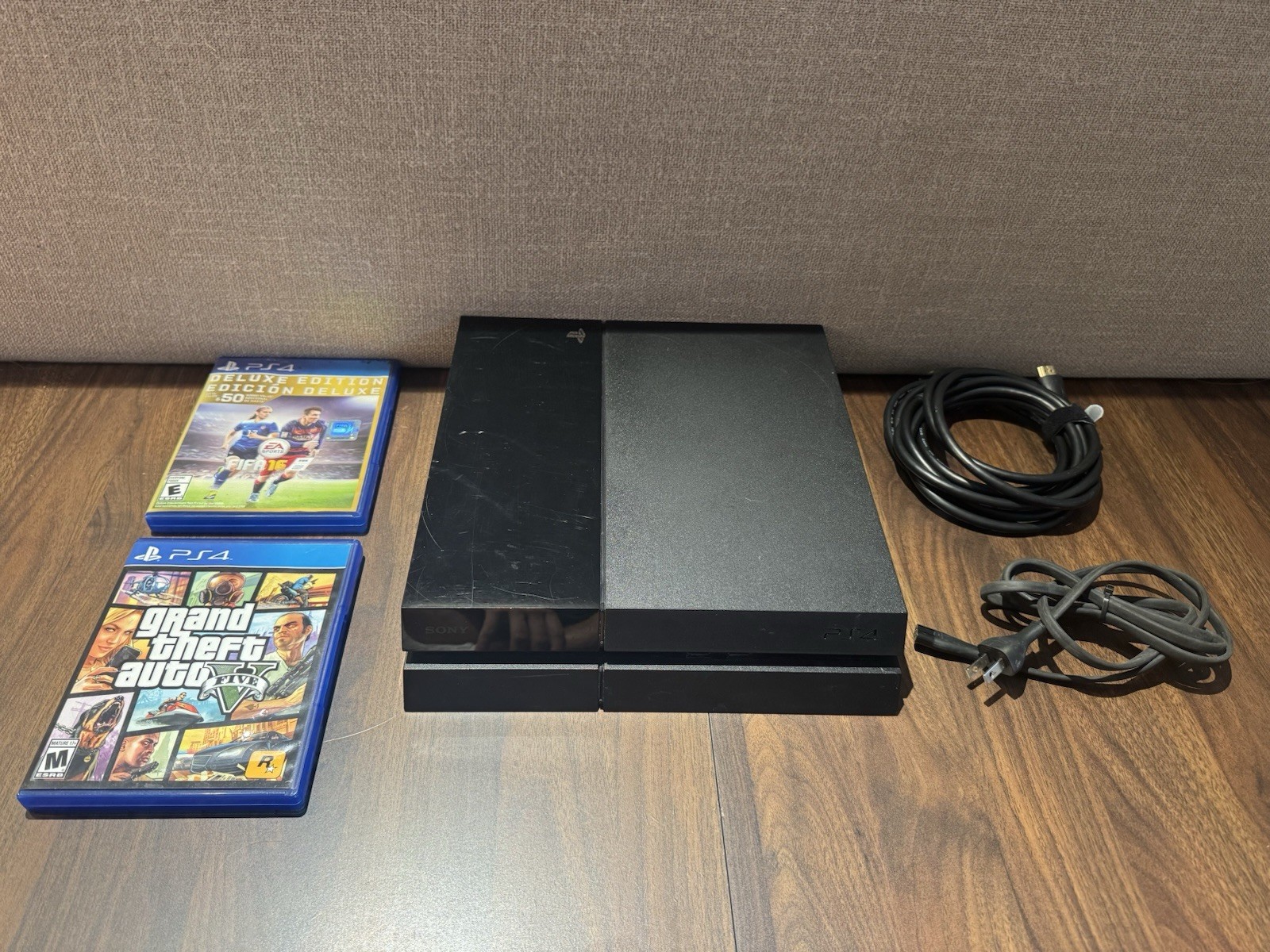 Sony PlayStation 4 PS4 500 GB CUH-1001A Black Console w/ Cables + GTA V + FIFA16