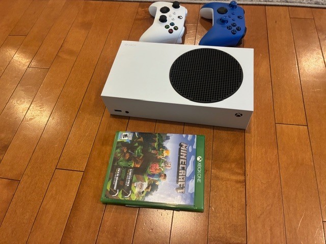 xbox series s 364gb,controller white,controller blue/ minecraft game
