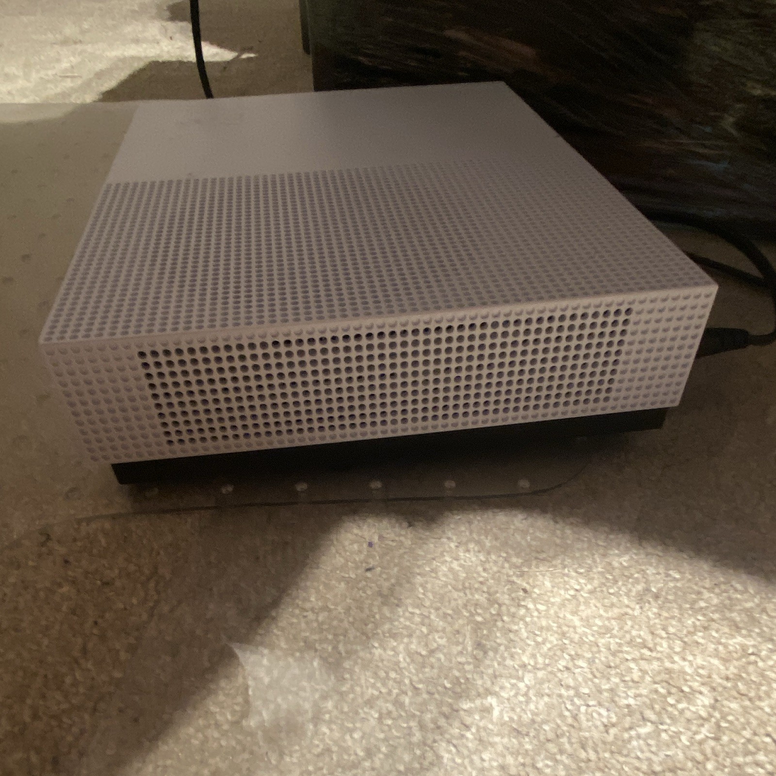 Microsoft Xbox One S White Home Console 4K UHD Blu-Ray Compatible MPN 1681