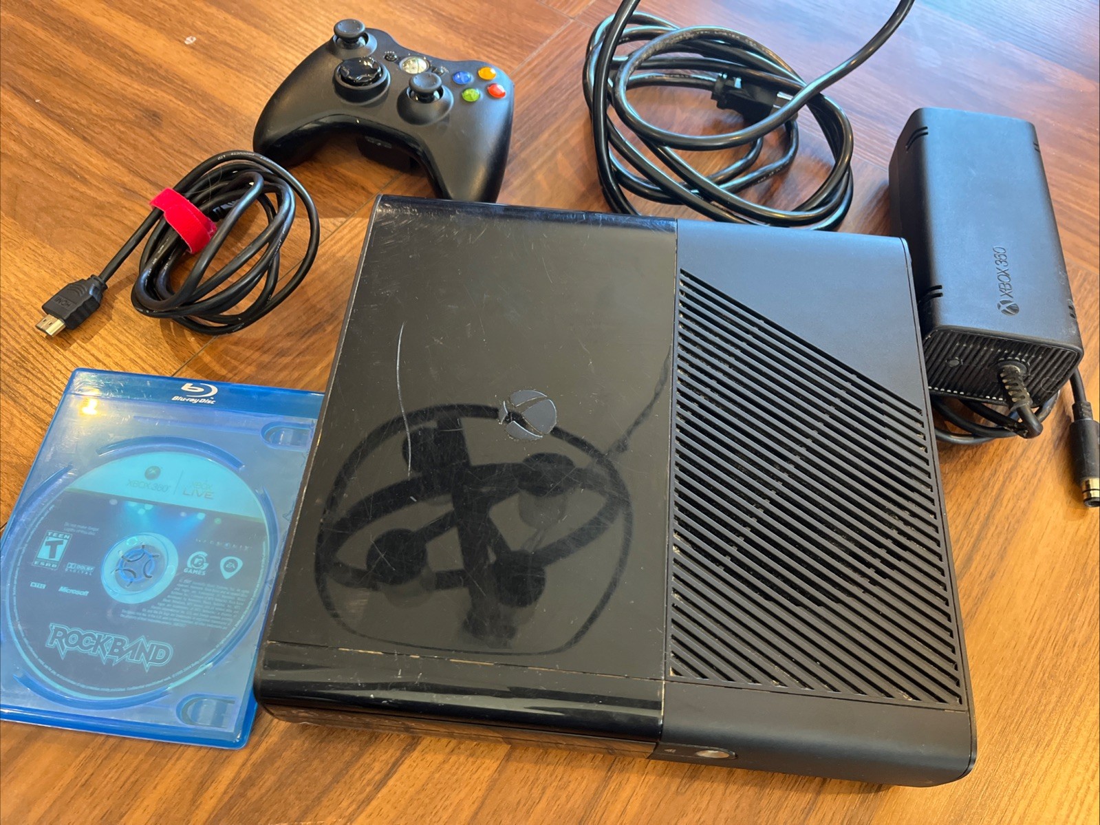 Microsoft Xbox 360 E Console W/Cords + Controller Glossy Black No Hd