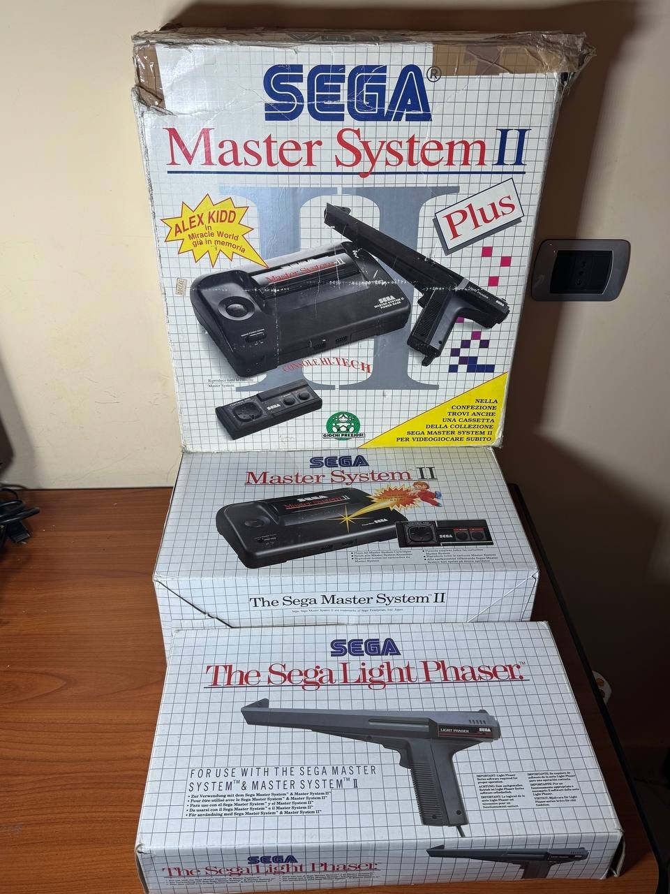Sega Master System 2 Plus (Console + Gun) Bundle with Boxed Box