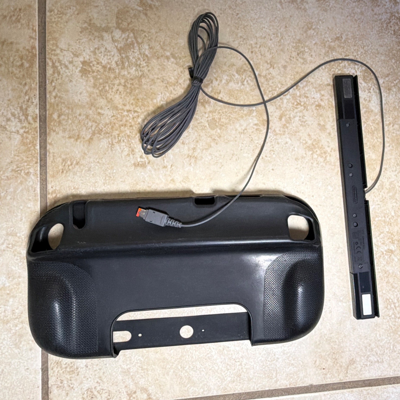 Nintendo Wii U 32GB Black Console + GamePad, Sensor Bar, Cables, Stands