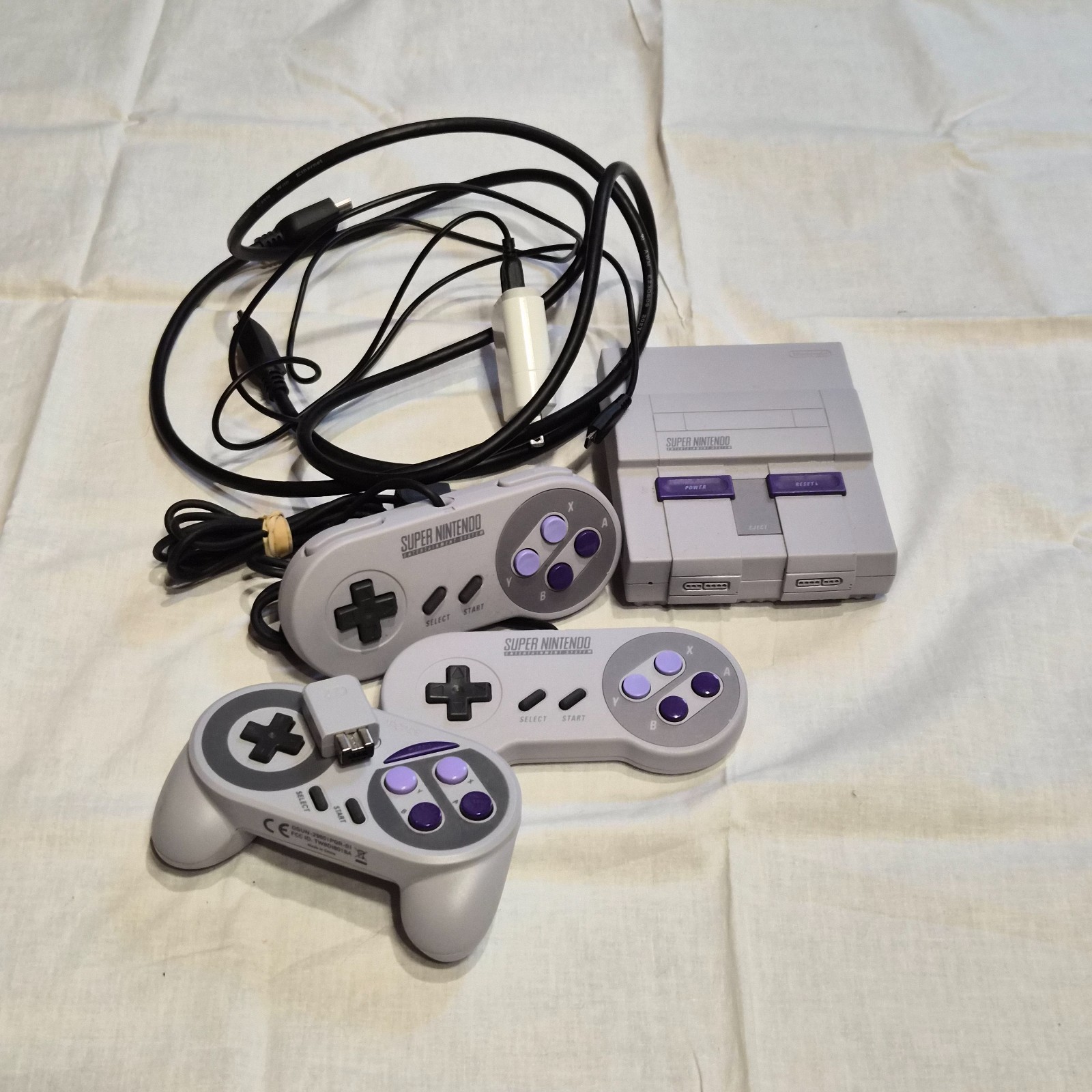 Nintendo Super NES Classic Edition Video Game Mini Console – Gray CLV-201 Tested