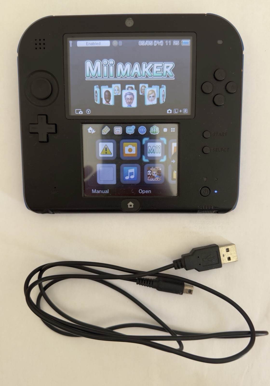 Nintendo 2DS Launch Edition Blue and Black Handheld System – Black/Blue