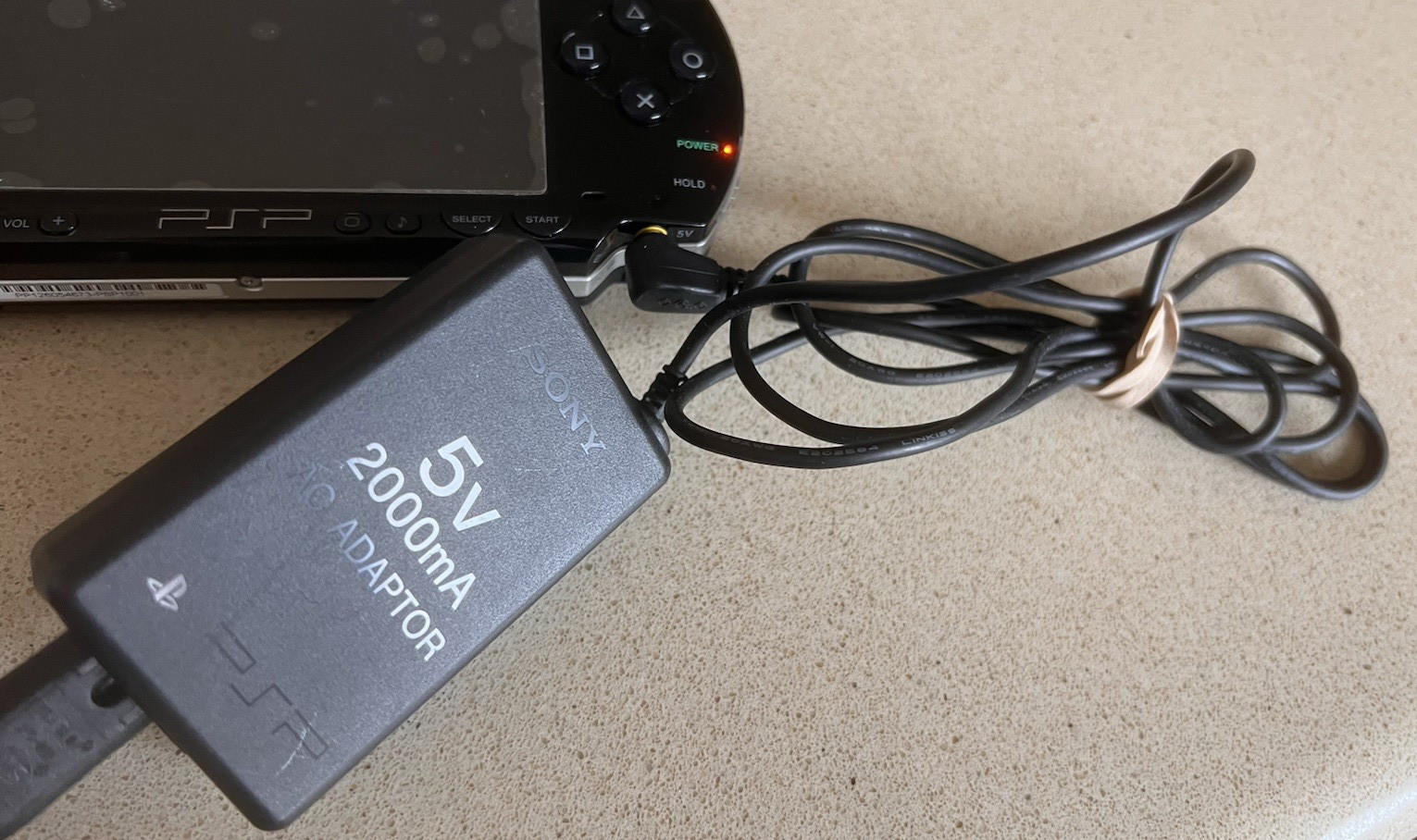 Genuine Sony PSP-100 Charger 5V 2000mA AC Adapter For Sony PSP 1001 2001