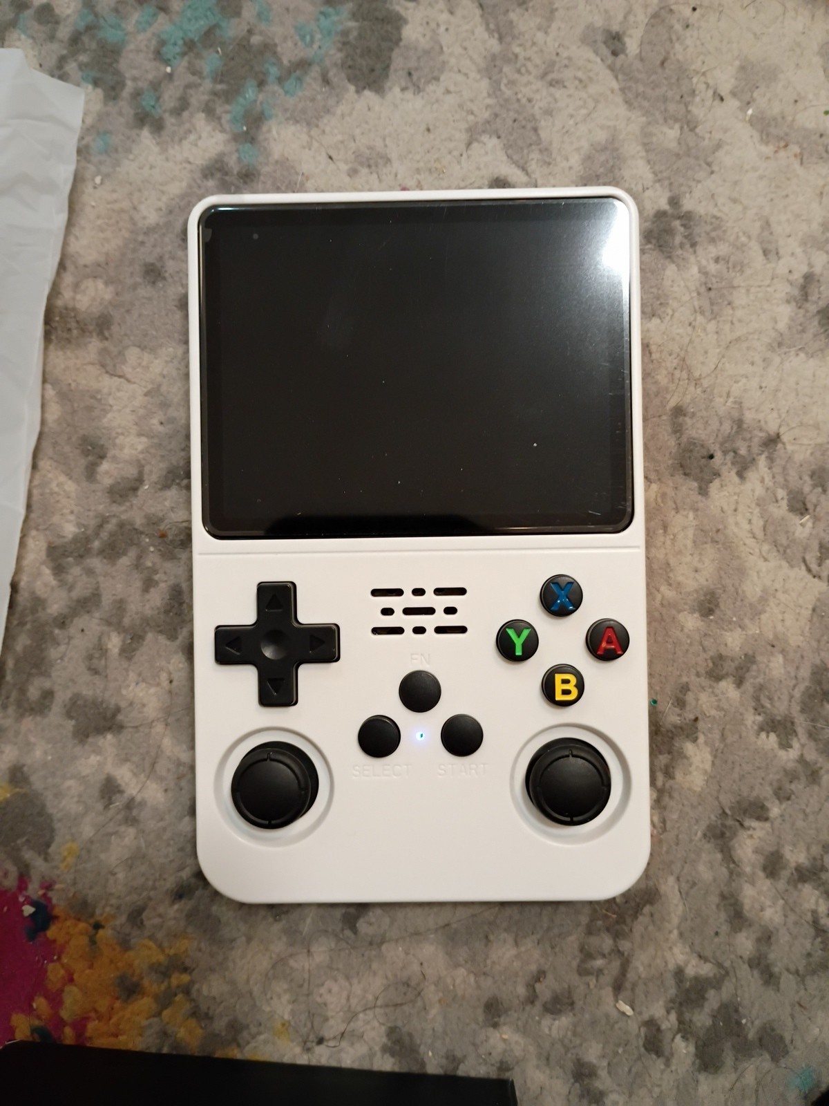 White R36S Handheld Game Console 3.5 Inch IPS Screen 20000+ Games Video Games