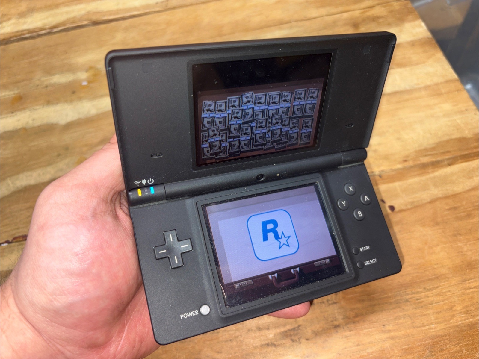 Nintendo DSi Black Handheld System in Box with Charger and Replacement Stylus