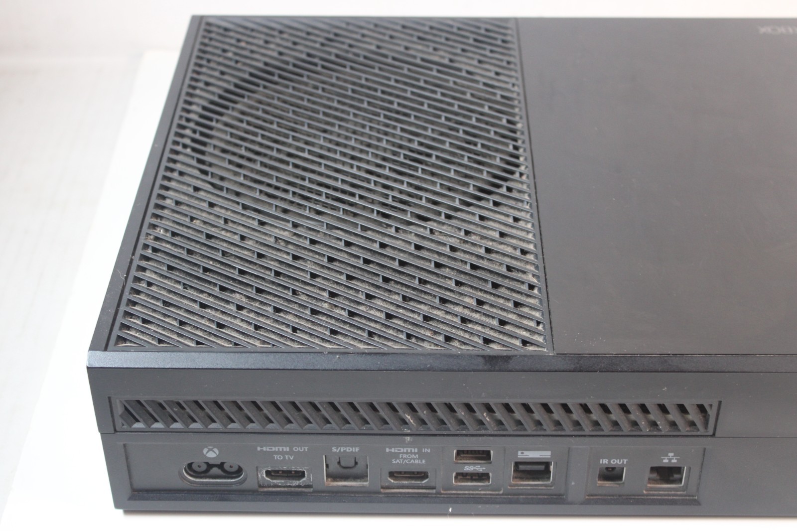 Microsoft Xbox One Model 1540 Console Bundle 500 GB, controller, game, cords
