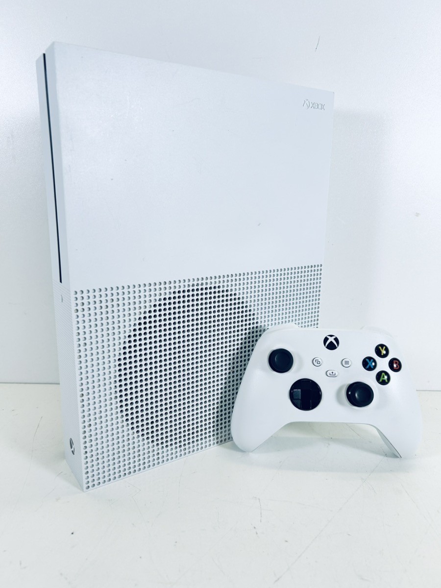 MICROSOFT XBOX ONE S – 1681 (P09029999)