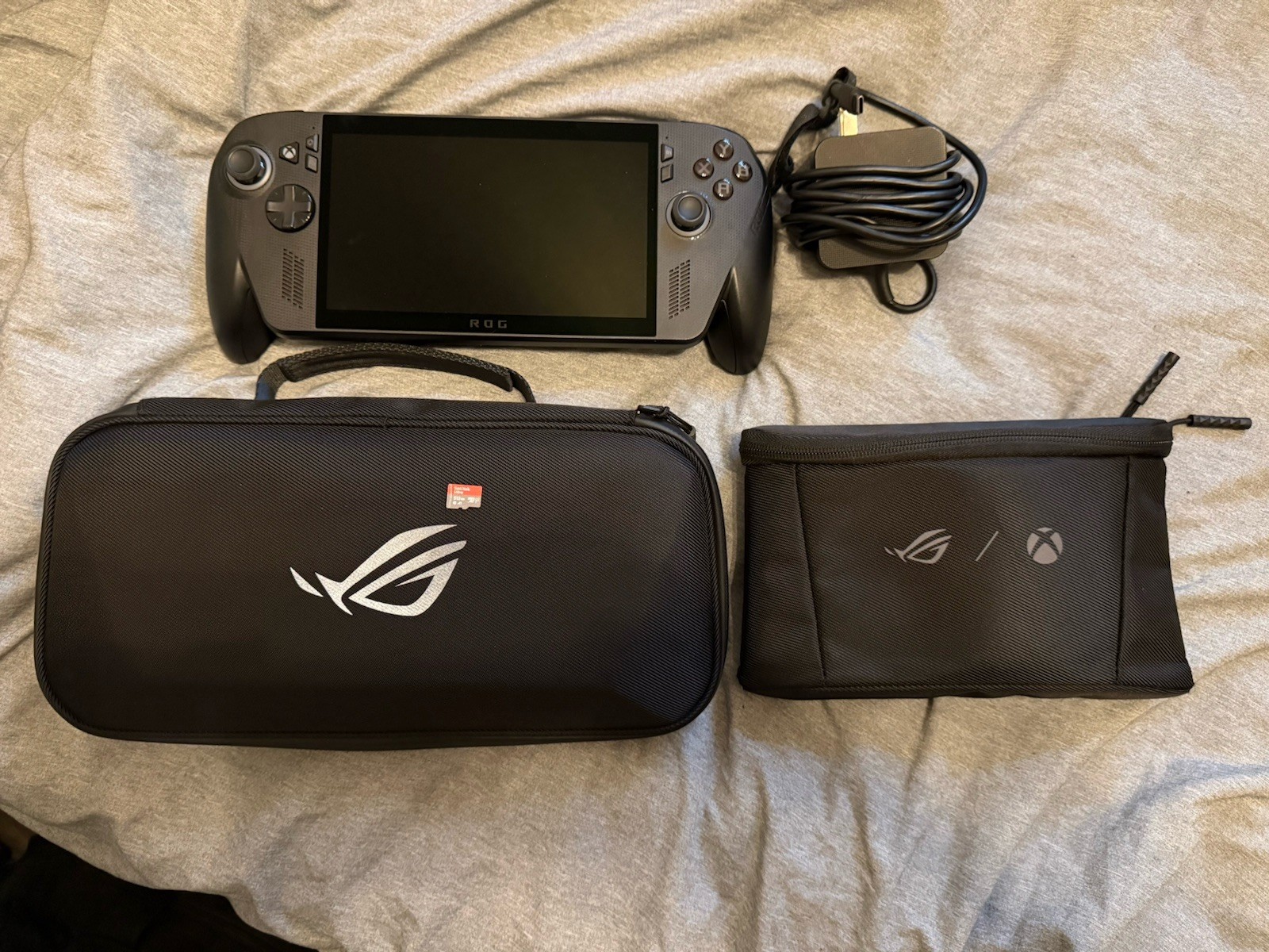 ASUS ROG Xbox Ally x AMD Ryzen AI Z2 Extreme With Case Keyboard And Mem Card